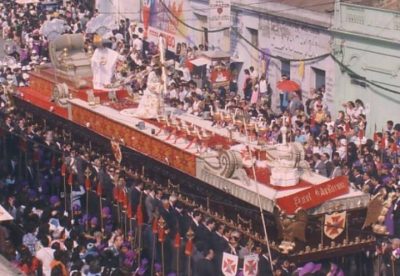 procesion antigua de jesus nazareno de los milagros