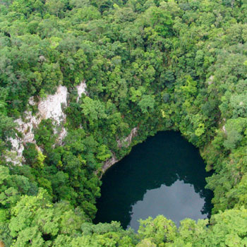 laguneta lacandon peten