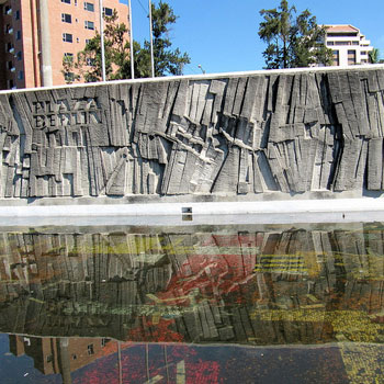 mural plaza berlin