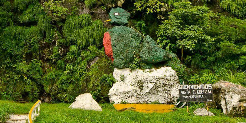 Vista del Quetzal de Piedra en Palín Escuintla