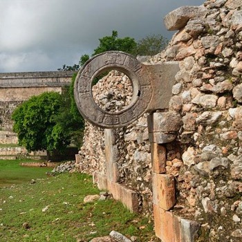 juego-pelota-maya-guatemala-futbol-arcos