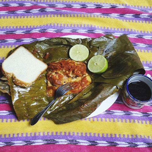 Receta para hacer tamales colorados guatemaltecos