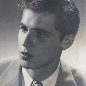 Biografía de Roberto Ossaye