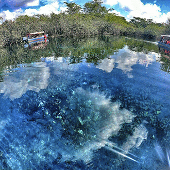 Cráter Azul en Petén