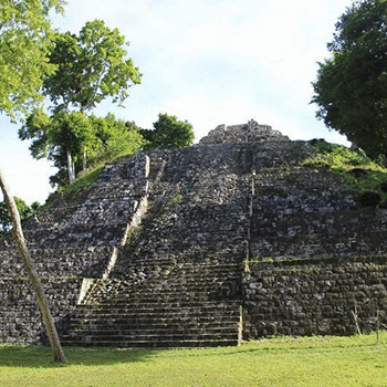 Descubrimiento de las ruinas de Yaxhá, Petén