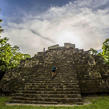 Descubrimiento de las ruinas de Yaxhá, Petén
