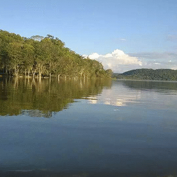 Laguna Yaxhá en Guatemala