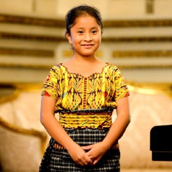 biografia-yahaira-tubac-pianista-guatemalteca-logros-beca-piano