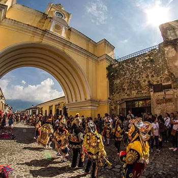 Danza de los Moros y los Cristianos en Guatemala