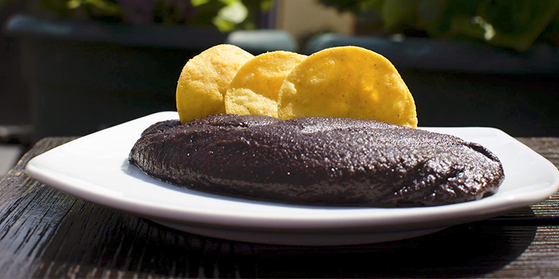 Receta para hacer frijoles volteados guatemaltecos