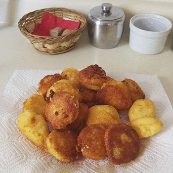 Receta para hacer buñuelos de yuca guatemaltecos