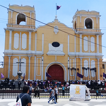Parroquia de la Santa Cruz del Milagro en la Ciudad de Guatemala
