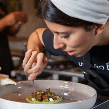 Biografía de la chef guatemalteca Debora Fadul