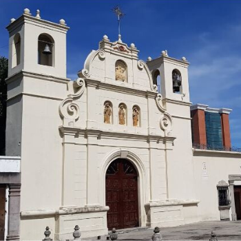 iglesia ciudad vieja fachada