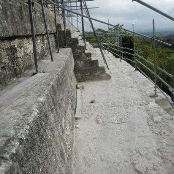templo IV o serpiente bicéfala tikal petén ruinas