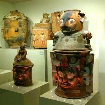 dia-nacional-popol-vuh-guatemala-piezas-mayas-museo