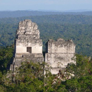 gran-plaza-tikal-peten-gran-jaguar-templo-ii-mascaras
