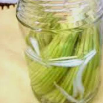receta-guatemalteca-hacer-curtido-gusnay-mezclar-vinagreta