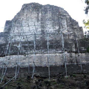 templo-vi-templo-inscripciones-tikal-peten-cresteria