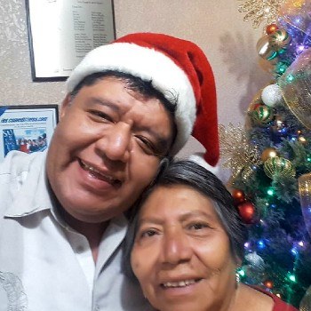 biografia-jairon-salguero-comediante-actor-guatemalteco-mamá-tere-costurera-familia