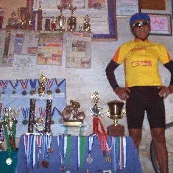 biografia-saturnino-rustrian-caceres-ciclista-guatemalteco-logros-sueter-quetzal