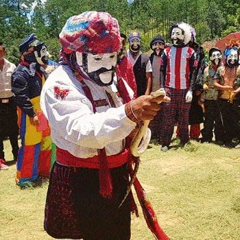 baile-danza-culebra-quiche-guatemala-trama-margarita-danzantes-serpientes
