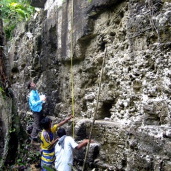 sitio-arqueologico-blanca-peten-guatemala-proyecto