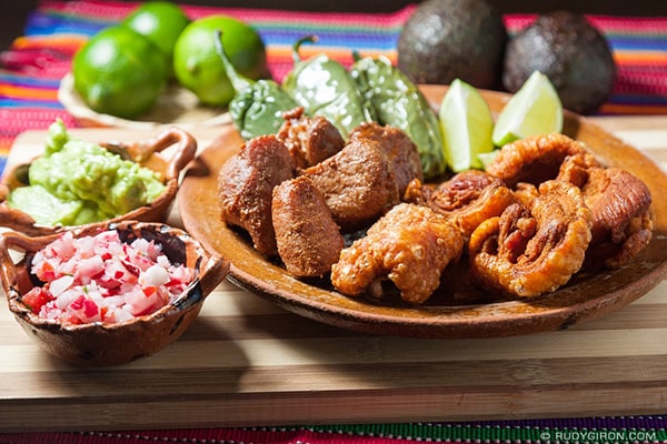 Carnitas-y-chicharrones-por-Rudy-Giron