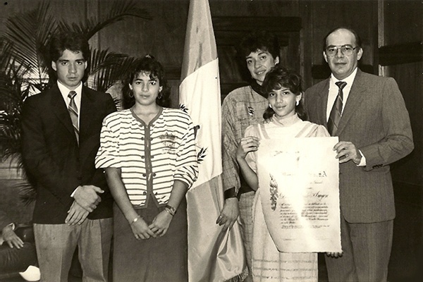 Diego Pulido con su esposa e hijos, Banco Industrial, Mis huellas memorias de un banquero