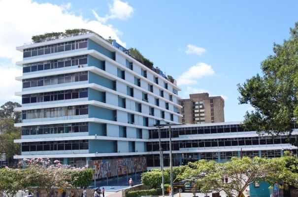 Edificio de oficinas centrales IGSS