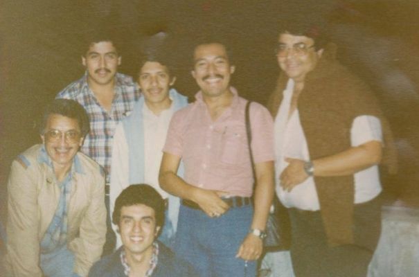Guillermo con amigos