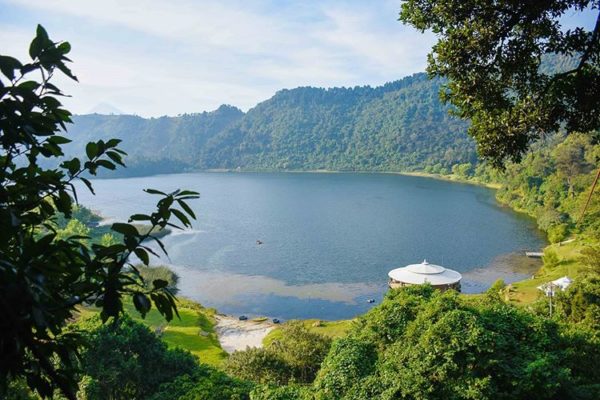 Laguna Calderas, cerca del Volcán Pacaya, Guatemala
