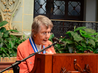 Medalla de ciencias y tecnología a Marion Popenoe de Hatch, UFM