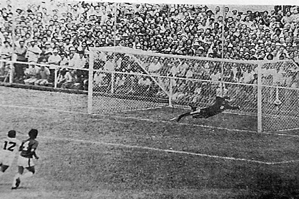 Peter Sandoval Gol en estadio Saprissa
