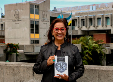 Biografía Aida Toledo, Foto - Altexto