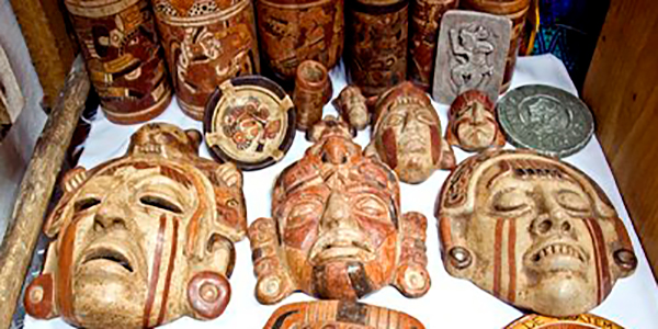 Historia de las máscaras de madera, máscaras - Foto, @GalasdeGuatemala