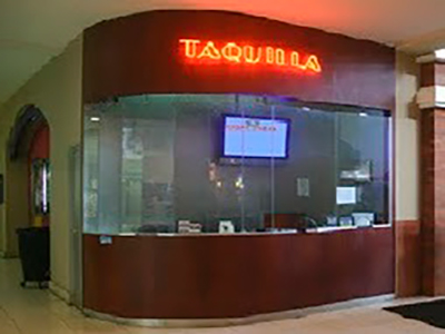 Historia de los antiguos cines de Centro Comercial los Próceres, interior 2011, - Andrés Mazariegos