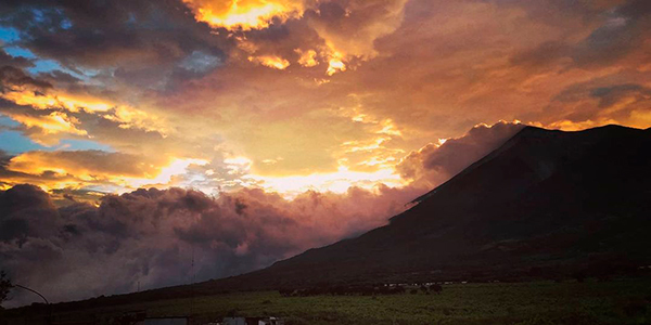Municipio de San Juan Alotenango, volcán de fuego - instagram - @elisandro_her