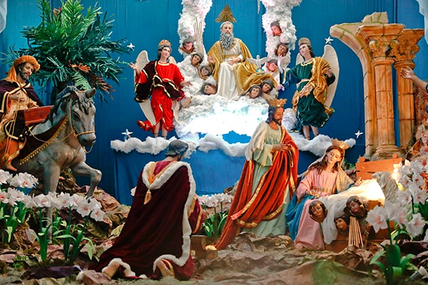 Descripción de la foto, nacimiento con imágenes de los tres reyes magos - crédito DCA