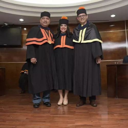¿Qué significan los colores de la toga universitaria en Guatemala