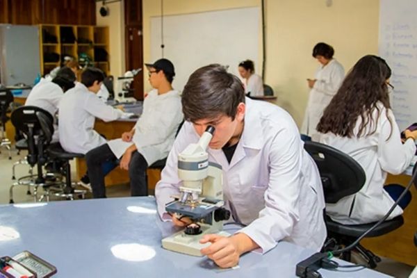 Cómo solicitar una beca en la Universidad del Valle de Guatemala.
