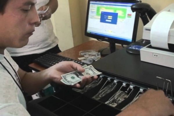 Día del empleado bancario en Guatemala.