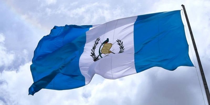 Cómo se iza la Bandera Nacional de Guatemala