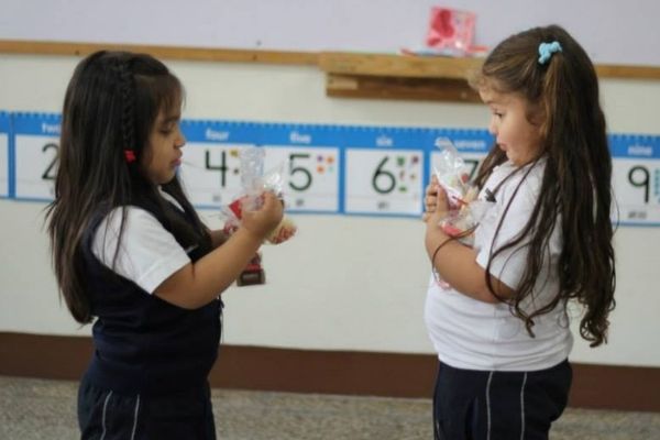Actividades escolares que se hacían en el Día del Cariño en Guatemala-02