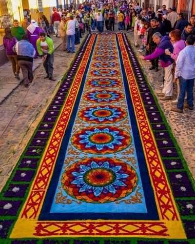 Pasos para hacer una alfombra de aserrín guatemalteca-01