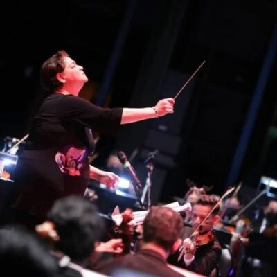 Biografía de Mónica Sarmientos, violinista y actriz guatemalteca