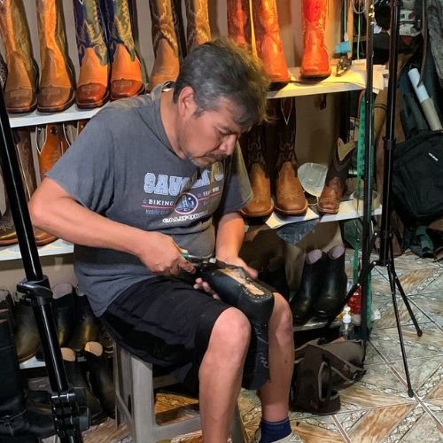 Pastores, un municipio famoso en Guatemala por sus botas de cuero