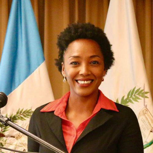 Biografía de Marva Weatherborn, modelo, ambientalista y lideresa Afroguatemalteca 
