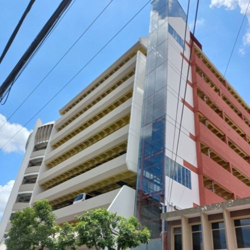 Historia de la primera torre de estacionamientos en la ciudad de Guatemala 