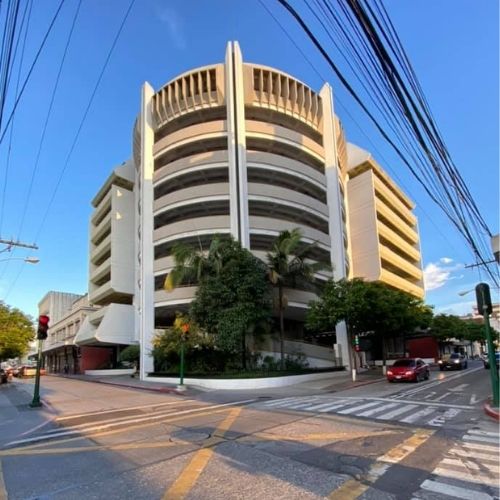 Historia de la primera torre de estacionamientos en la ciudad de Guatemala